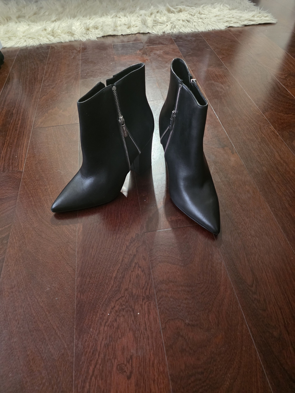 Women's Black Pointed Toe Ankle Boot with Side Zipper 8.5 Nine West